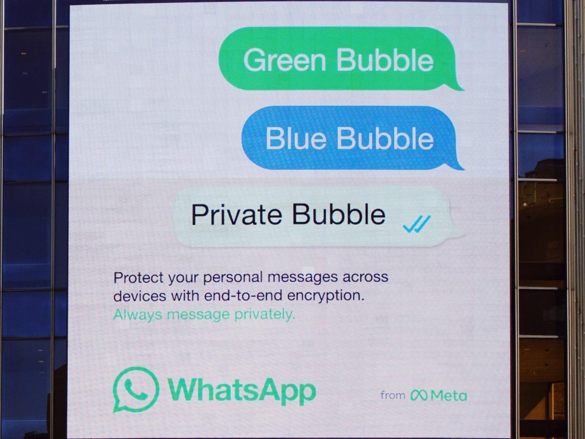 After Google, Facebook's Mark Zuckerberg takes aim at Apple's iMessage green and blue bubbles