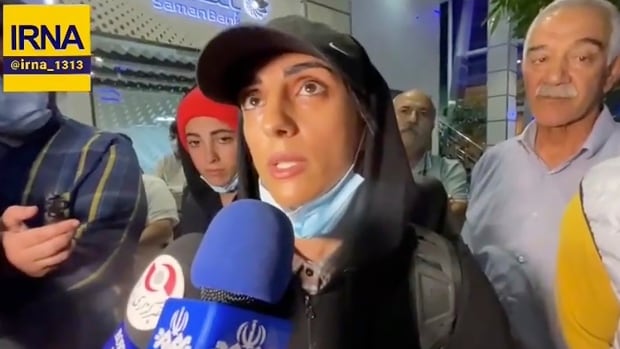 Elnaz Rekabi, who competed without a hijab, returns to cheering crowds in Tehran |  Radio-Canada News