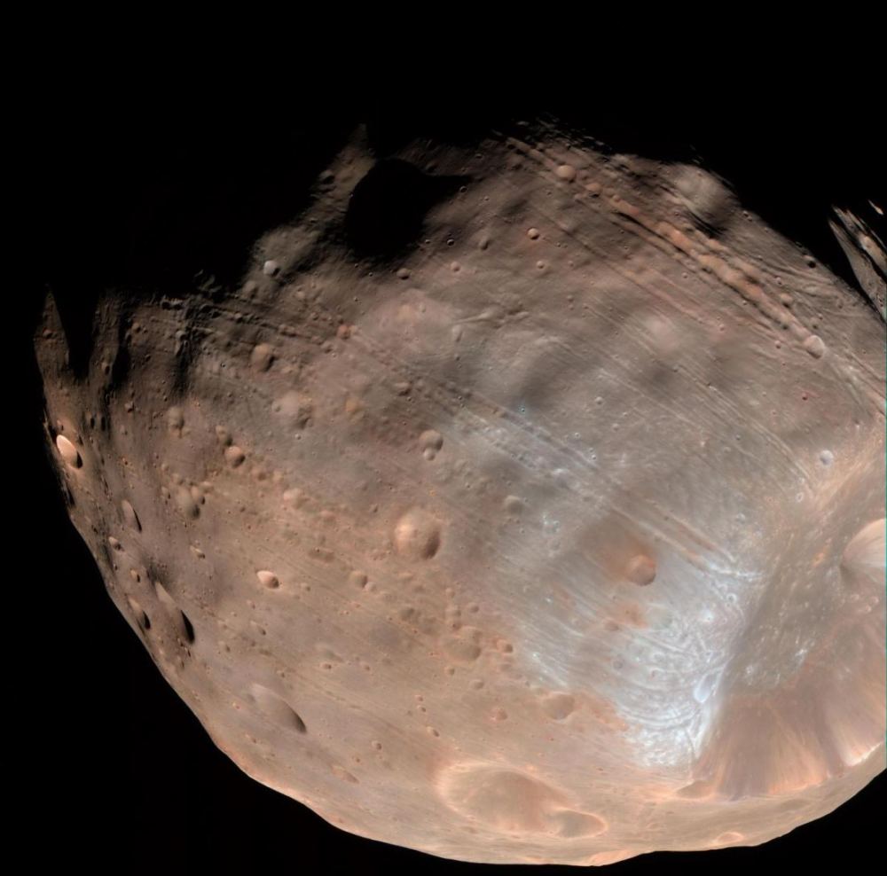 Mars Express got so close to Phobos it had to be reprogrammed to keep the Moon in focus