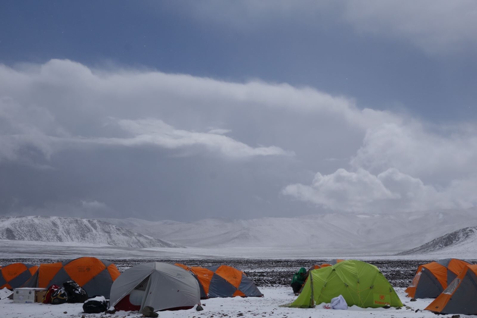 Scientists bring Earth's 'memory' back with ice on top of a mountain