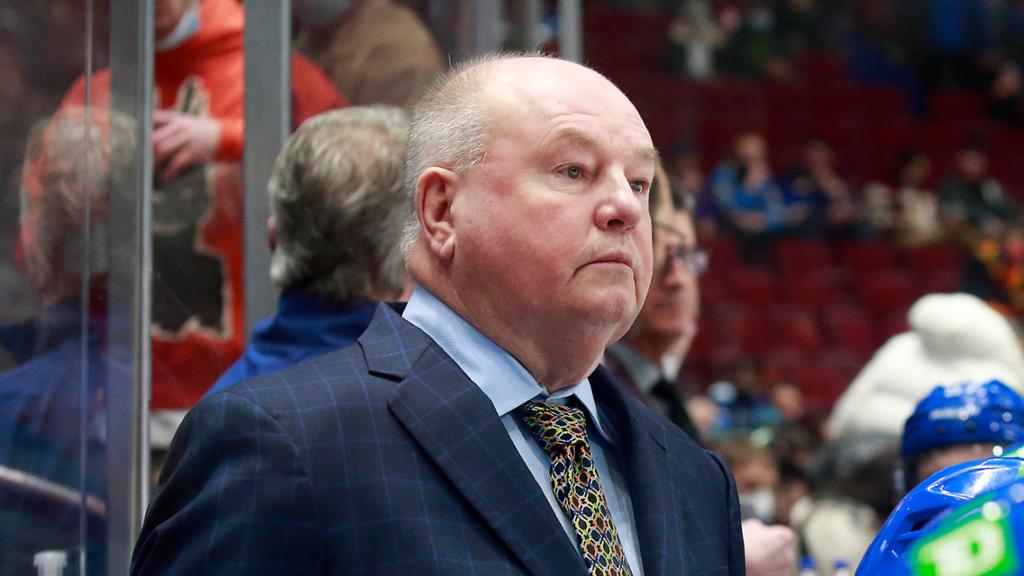 Boudreau supported as coach by Canucks general manager after 0-5-2 start