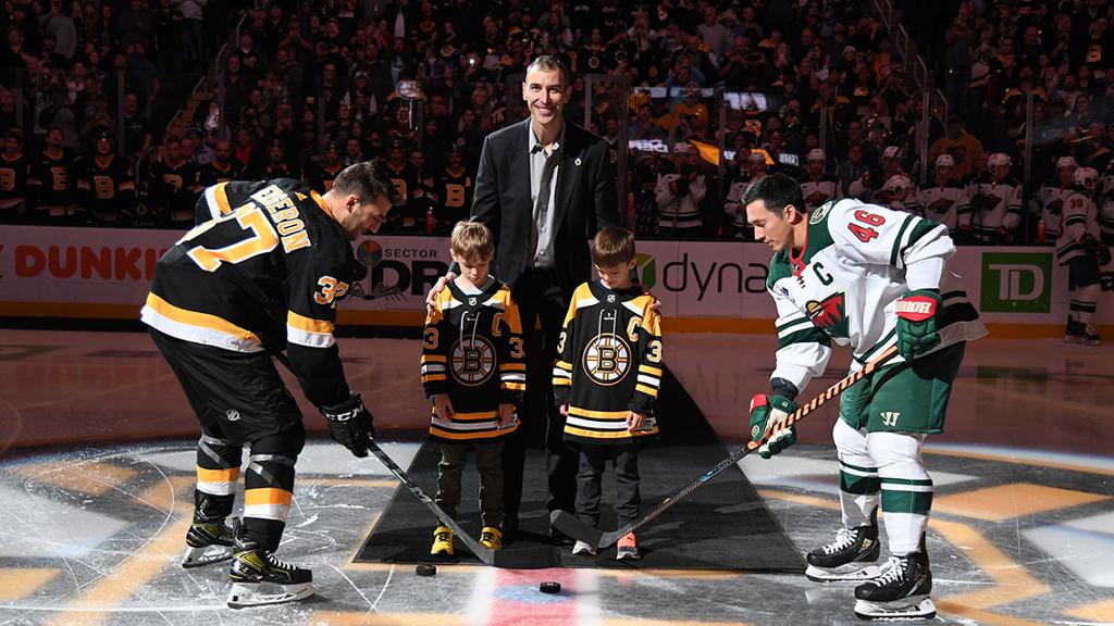 Chara honored by Bruins at pre-game ceremony