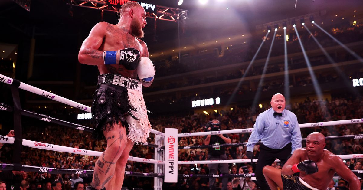 Jake Paul scores late knockdown over Anderson Silva, secures unanimous decision win to stay undefeated