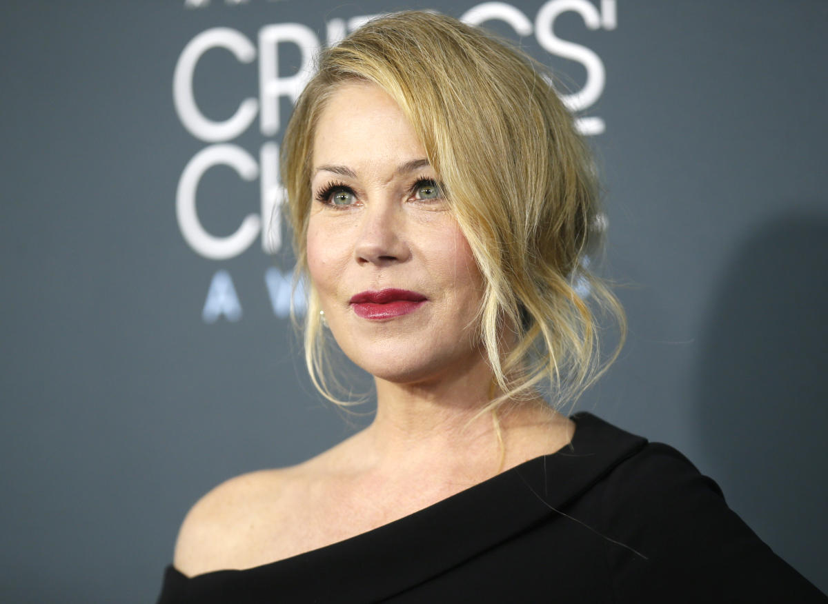 Christina Applegate can't walk without a cane and gained 40lbs after MS diagnosis: 'I want people to know I'm very aware of all this'