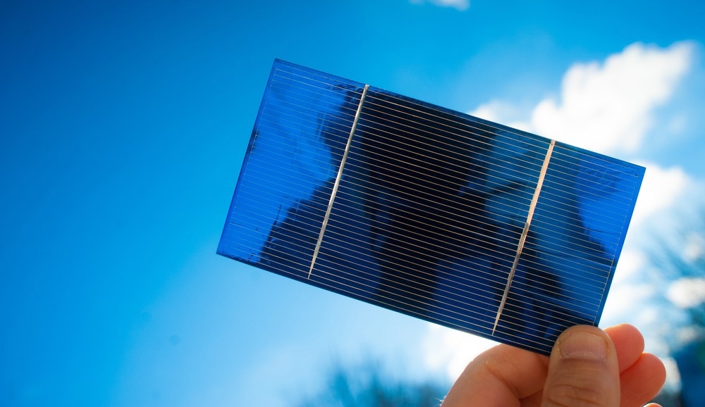 Perovskite-silicon tandem solar cells enhanced by nano-optics